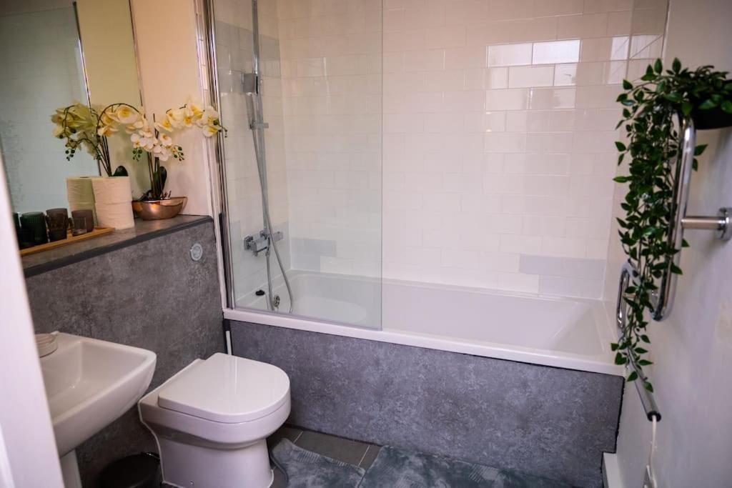 2 Bed Apt In Leeds City Centre Bagian luar foto